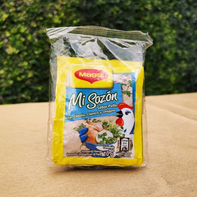 Mi Sazon. (4 paquetes). Sazonador Maggi: Sabor pollo, ajo, cebolla, cilantro y oregano. 10g. Maggi